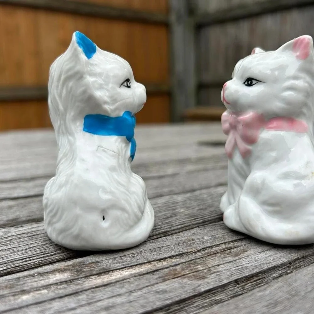 Vintage White Persian‎ Cat Pink Blue Bows Ceramic Salt Pepper Shakers
